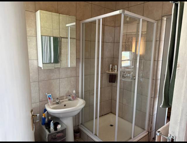 1 BEDROOM FLAT TO LET IN TERGNIET